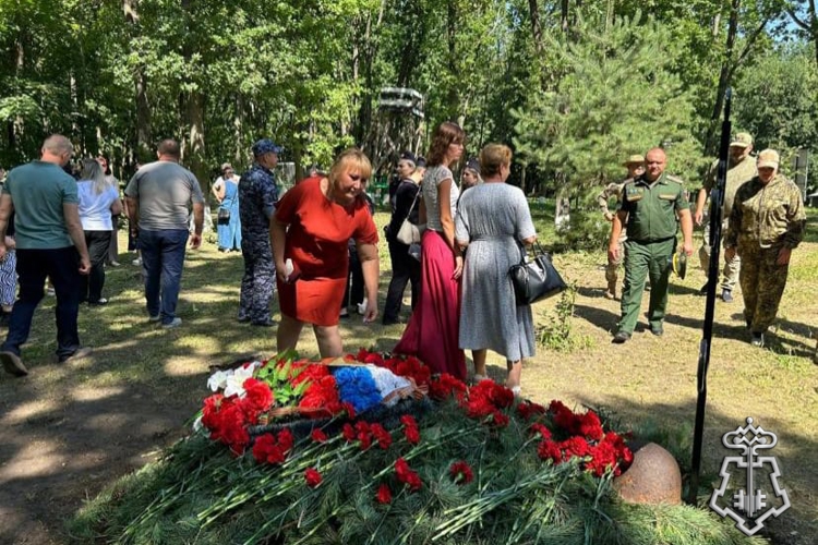 Сотрудники Росгвардии приняли участие в церемонии перезахоронения погибших красноармейцев