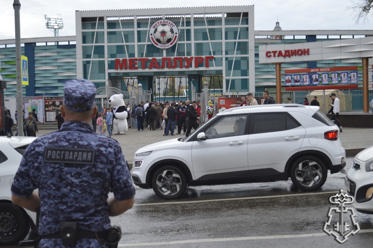 В Липецке Росгвардия обеспечила правопорядок при проведении футбольного матча