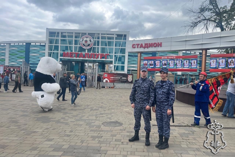 В Липецке Росгвардия обеспечила правопорядок во время футбольного матча