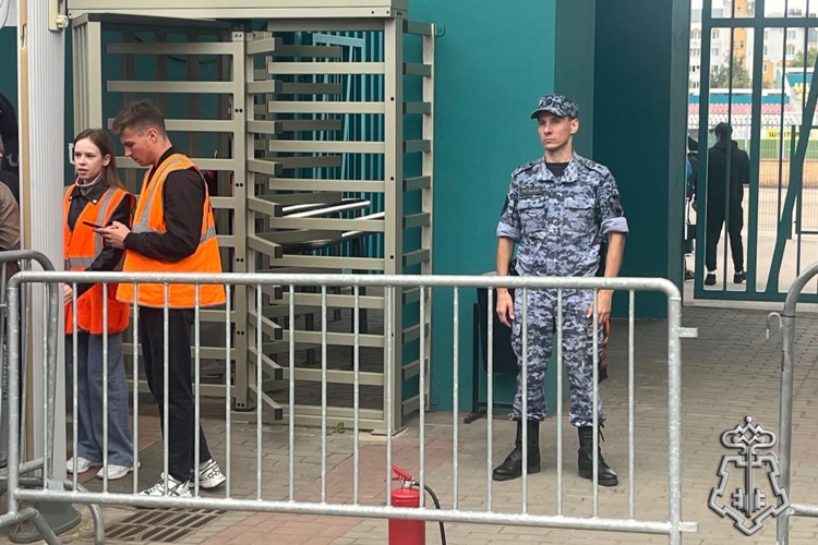 В Липецке Росгвардия обеспечила правопорядок во время футбольного матча