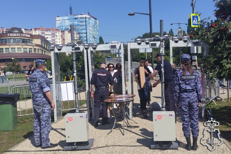 В ЛИПЕЦКЕ РОСГВАРДИЯ ОБЕСПЕЧИЛА БЕЗОПАСНОСТЬ ПРИ ПРОВЕДЕНИИ ГАСТРОНОМИЧЕСКОГО ФЕСТИВАЛЯ «ВКУСНЫЙ ГОРОД»