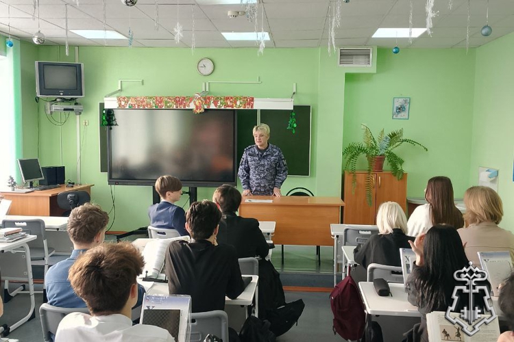 Росгвардейцы провели урок мужества с липецкими школьниками