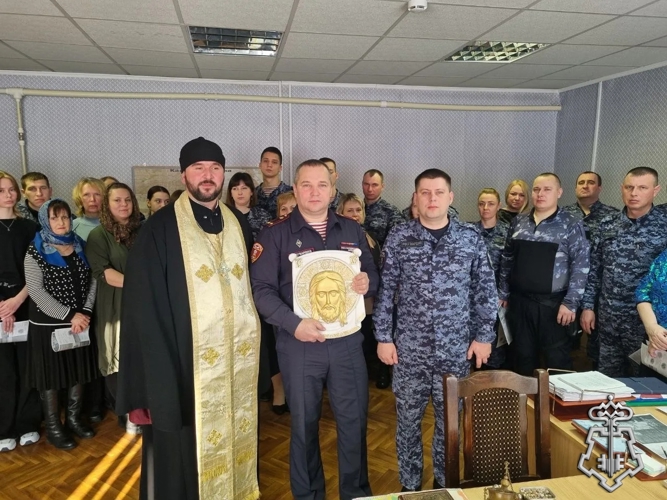 СВЯЩЕННОСЛУЖИТЕЛЬ ПОСЕТИЛ ПОДРАЗДЕЛЕНИЕ ВНЕВЕДОМСТВЕННОЙ ОХРАНЫ ГОРОДА ЛИПЕЦКА