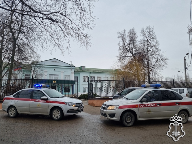 В ЛИПЕЦКОЙ ОБЛАСТИ РОСГВАРДИЯ НАЧАЛА ПРОВЕРКИ АНТИТЕРРОРИСТИЧЕСКОЙ ЗАЩИЩЕННОСТИ ОЗДОРОВИТЕЛЬНО-ОБРАЗОВАТЕЛЬНЫХ ОБЪЕКТОВ РЕГИОНА