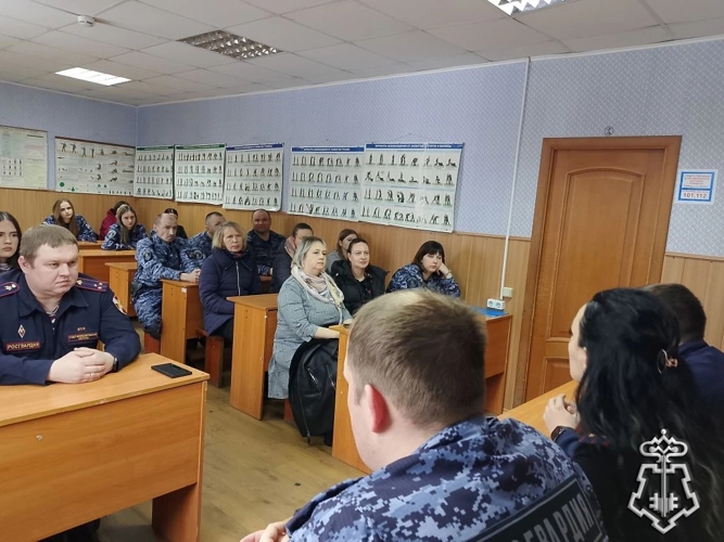 В ЛИПЕЦКЕ ДЛЯ РОСГВАРДЕЙЦЕВ ПРОВЕДЕНО ПРОФИЛАКТИЧЕСКОЕ ЗАНЯТИЕ ПО СОБЛЮДЕНИЮ ПДД