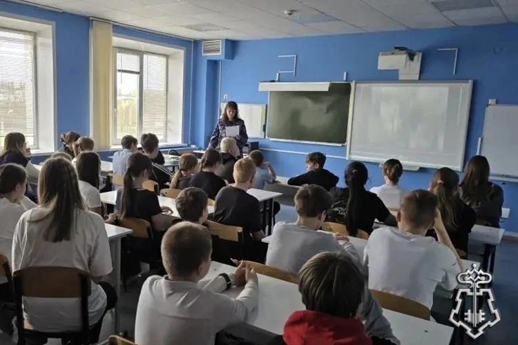 Росгвардейцы провели «Урок мужества» для липецких школьников 