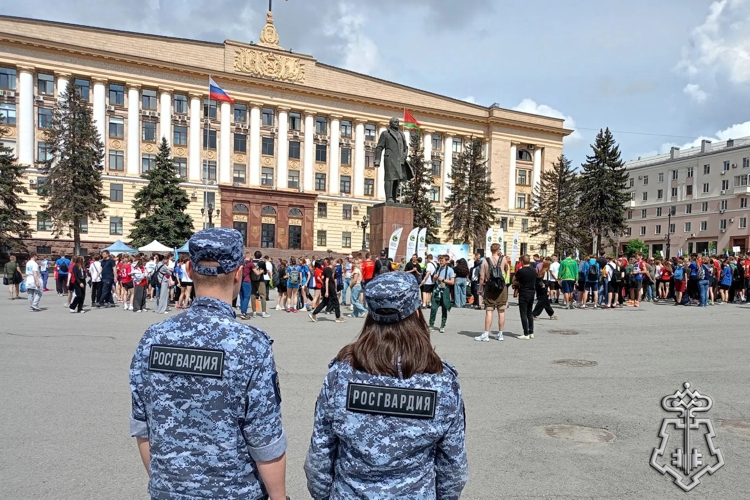 Росгвардия обеспечила правопорядок на легкоатлетической эстафете в Липецке