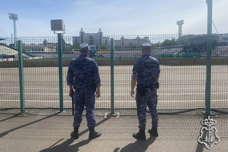 В Липецке сотрудники Росгвардии обеспечили общественную безопасность и правопорядок в период проведения футбольного матча