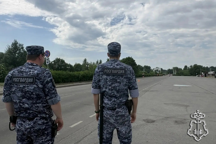В Липецке росгвардейцы обеспечили охрану общественного порядка и безопасность проведения всероссийского полумарафона