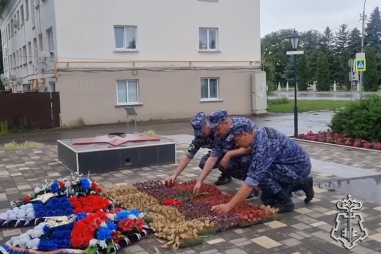 Видеоролик ко Дню памяти и скорби сняли росгвардейцы в Липецке