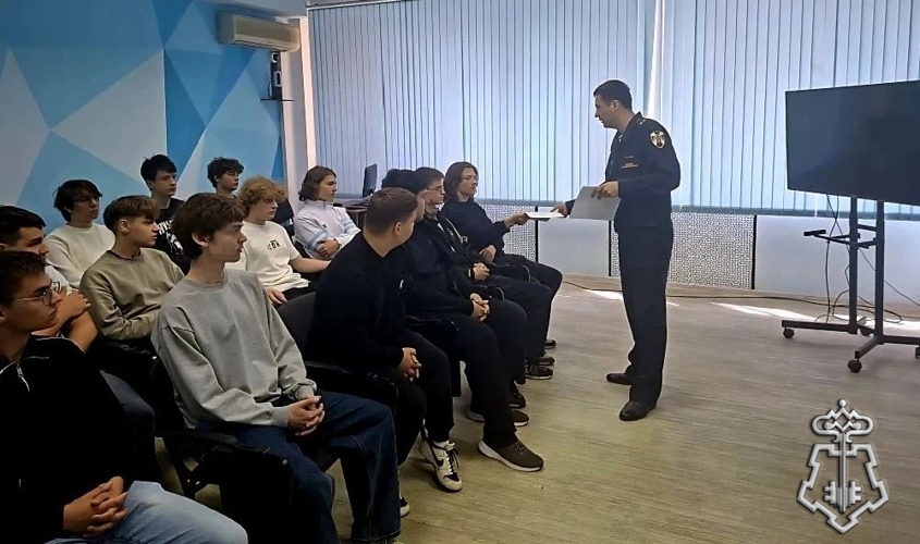 Сотрудники Росгвардии провели профориентационную встречу со студентами Липецкого государственного технического университета