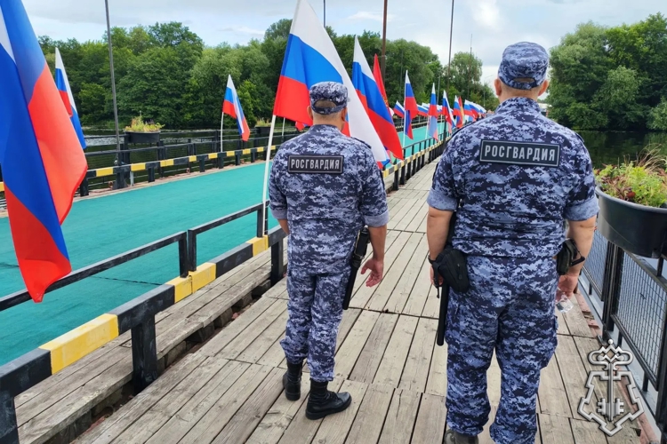 Росгвардейцы обеспечили общественную безопасность во время спортивных и памятных мероприятий в Липецке