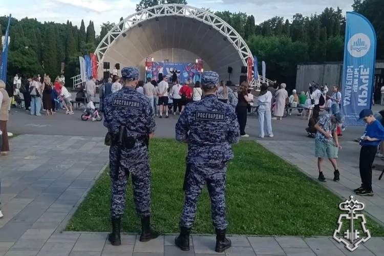 В Липецке сотрудники Росгвардии обеспечили безопасность юбилейного фестиваля «Движение первых»