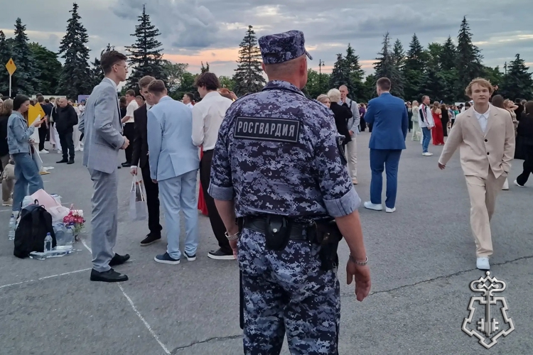 Росгвардия обеспечила правопорядок выпускных вечеров и Дня молодёжи в Липецкой области