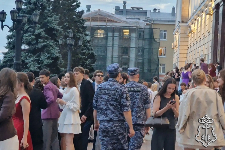 Росгвардия обеспечила правопорядок выпускных вечеров и Дня молодёжи в Липецкой области