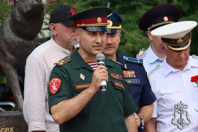 В Липецкой области офицер Росгвардии принял участие в открытии памятника ветеранам боевых действий  