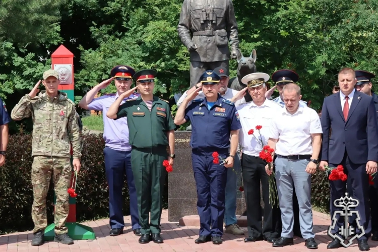 В Липецкой области офицер Росгвардии принял участие в открытии памятника ветеранам боевых действий  