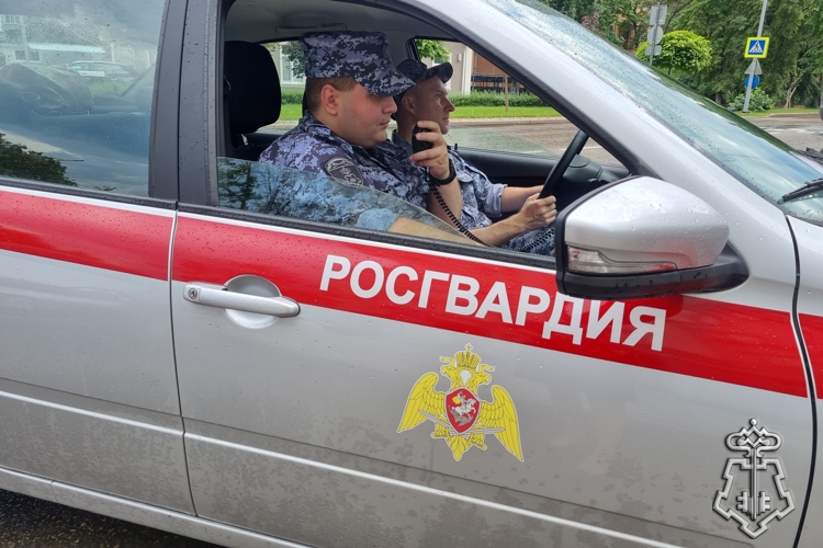 В Липецке росгвардейцы помогли малолетнему мальчику