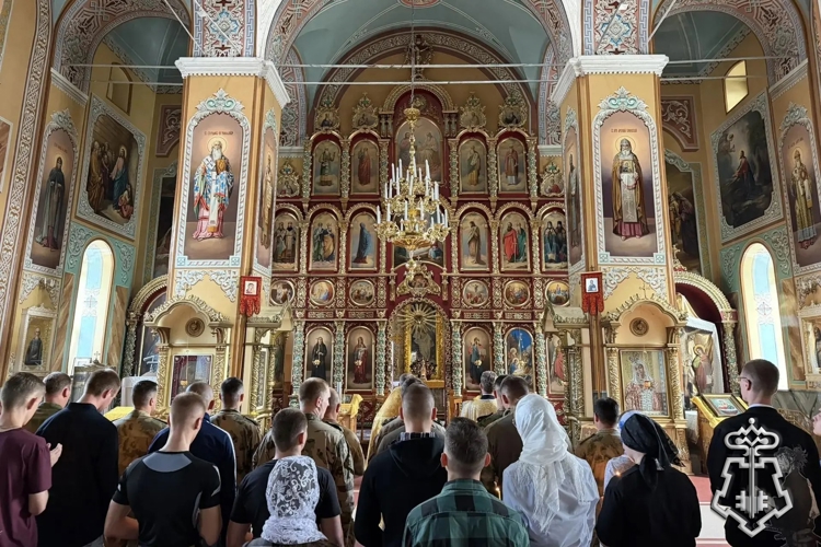 В Липецке росгвардейцы посетили богослужение в честь великого князя Владимира