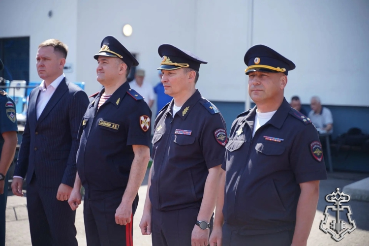 В Липецке семья росгвардейцев стала серебряным призером в соревнованиях «Папа, мама, я – спортивная семья» (ВИДЕО)