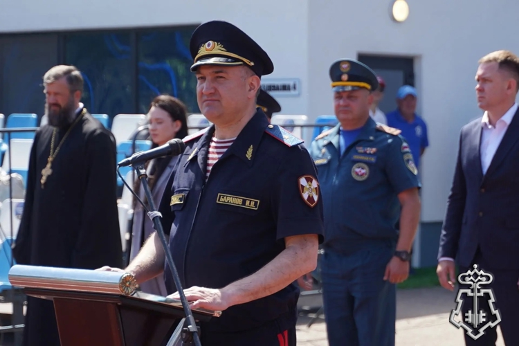 В Липецке семья росгвардейцев стала серебряным призером в соревнованиях «Папа, мама, я – спортивная семья» (ВИДЕО)
