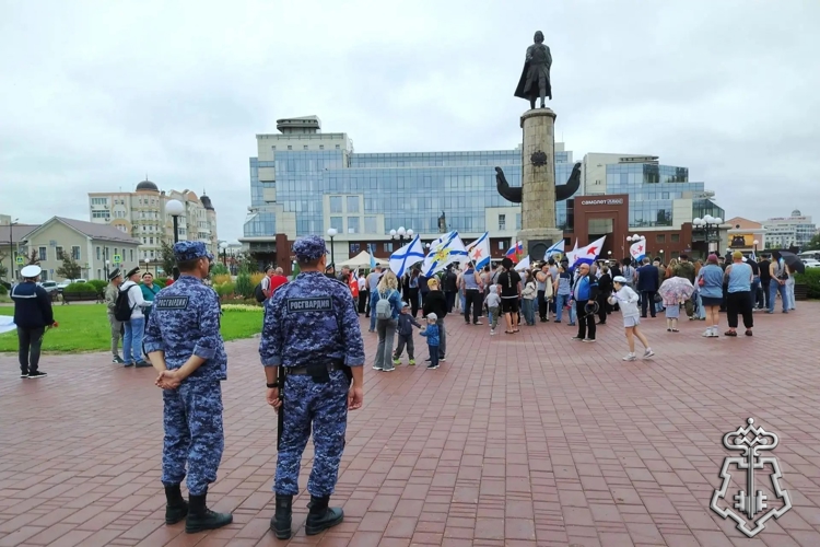 В Липецке росгвардейцы обеспечили правопорядок во время празднования Дня ВМФ России