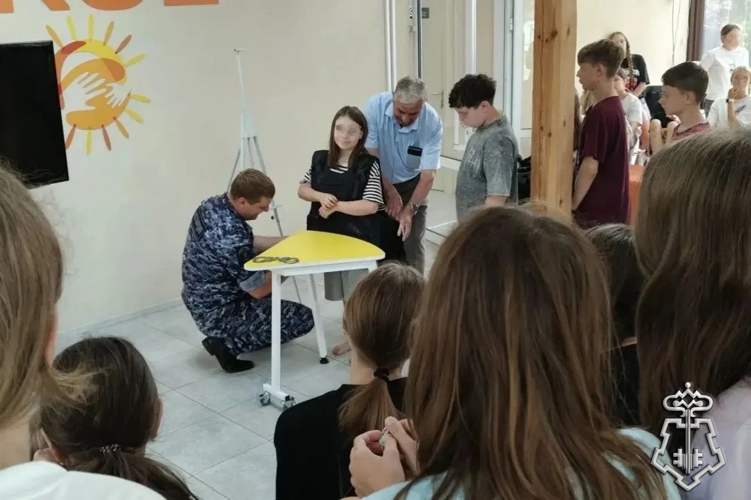 В лагерях Липецкой области сотрудники вневедомственной охраны провели акцию «Каникулы с Росгвардией»