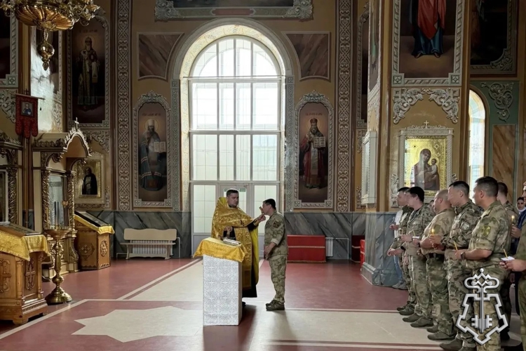 В Липецке росгвардейцы посетили богослужение в честь великого князя Владимира