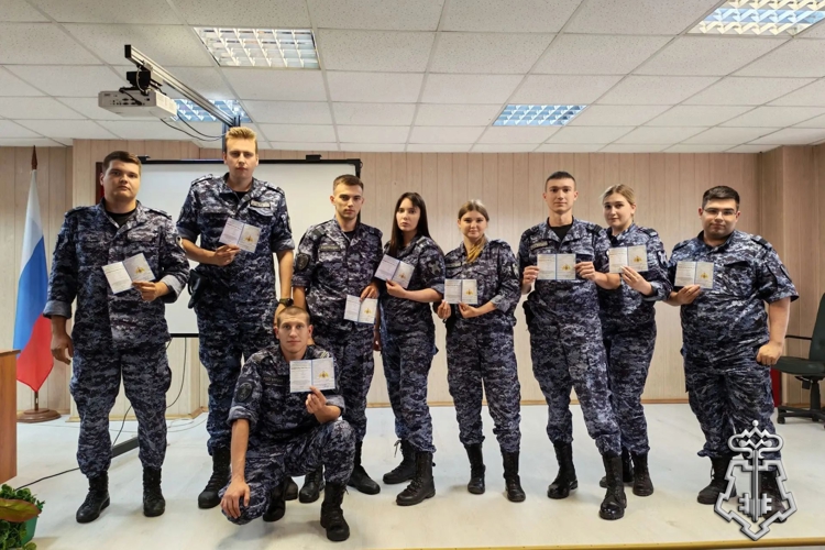 Сотрудники вневедомственной охраны завершили курс профессиональной подготовки