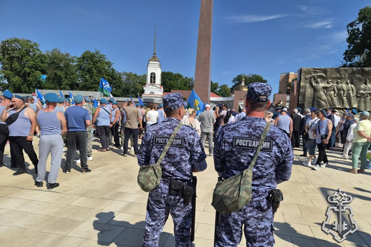 Росгвардия обеспечила безопасность граждан на праздновании Дня ВДВ в Липецке