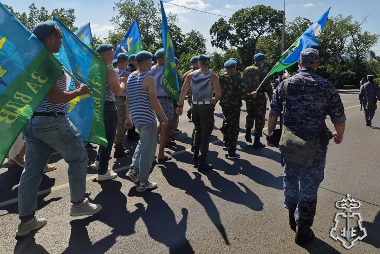 Росгвардия обеспечила безопасность граждан на праздновании Дня ВДВ в Липецке