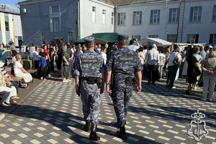 Росгвардейцы обеспечили безопасность граждан в День Лев-Толстовского района