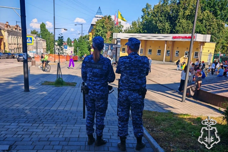Росгвардия обеспечила безопасность на благотворительном фестивале «Футбол в сердце» в Липецке