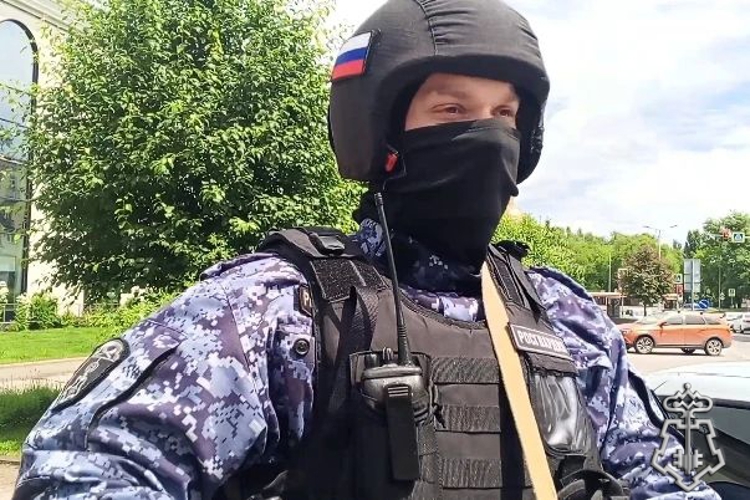 В Липецкой области росгвардейцы задержали подозреваемого в хищении из магазина