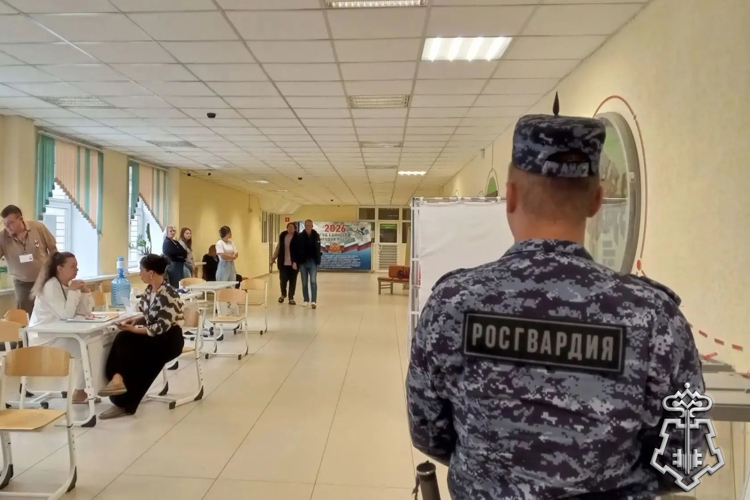В Липецке росгвардейцы обеспечили правопорядок в Единый день голосования