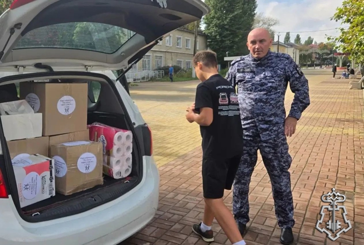 В Липецкой области сотрудники вневедомственной охраны направили гуманитарную помощь в зону проведения СВО