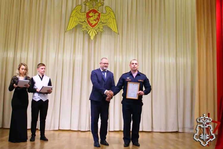 За верность долгу и профессионализм:  в Липецкой области чествовали сотрудников вневедомственной охраны Росгвардии