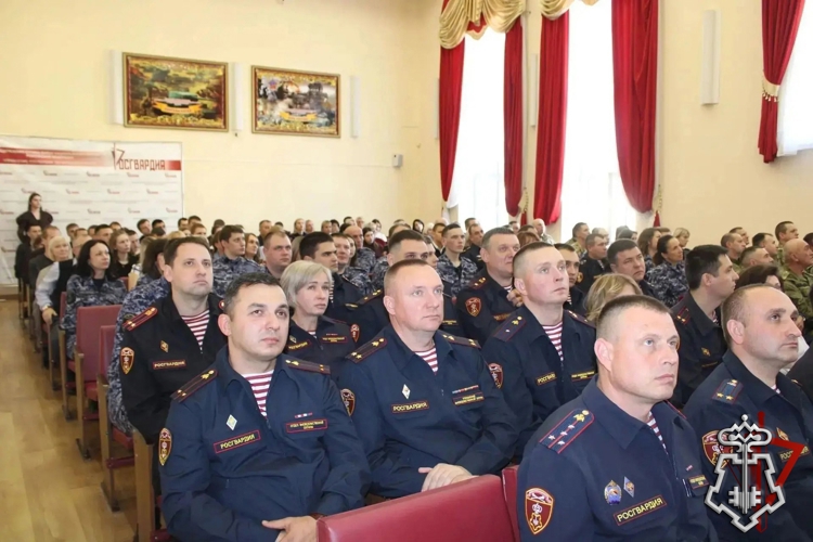 За верность долгу и профессионализм:  в Липецкой области чествовали сотрудников вневедомственной охраны Росгвардии